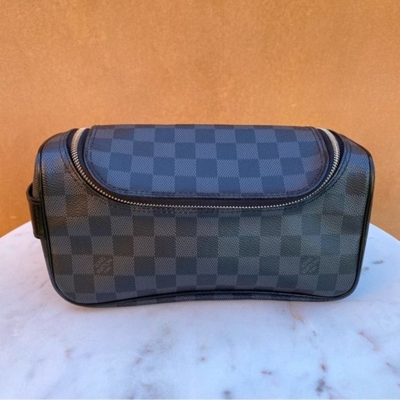 SOLD Louis Vuitton Damier Graphite Toiletry Zipper Pouch - Picture 4 of 15